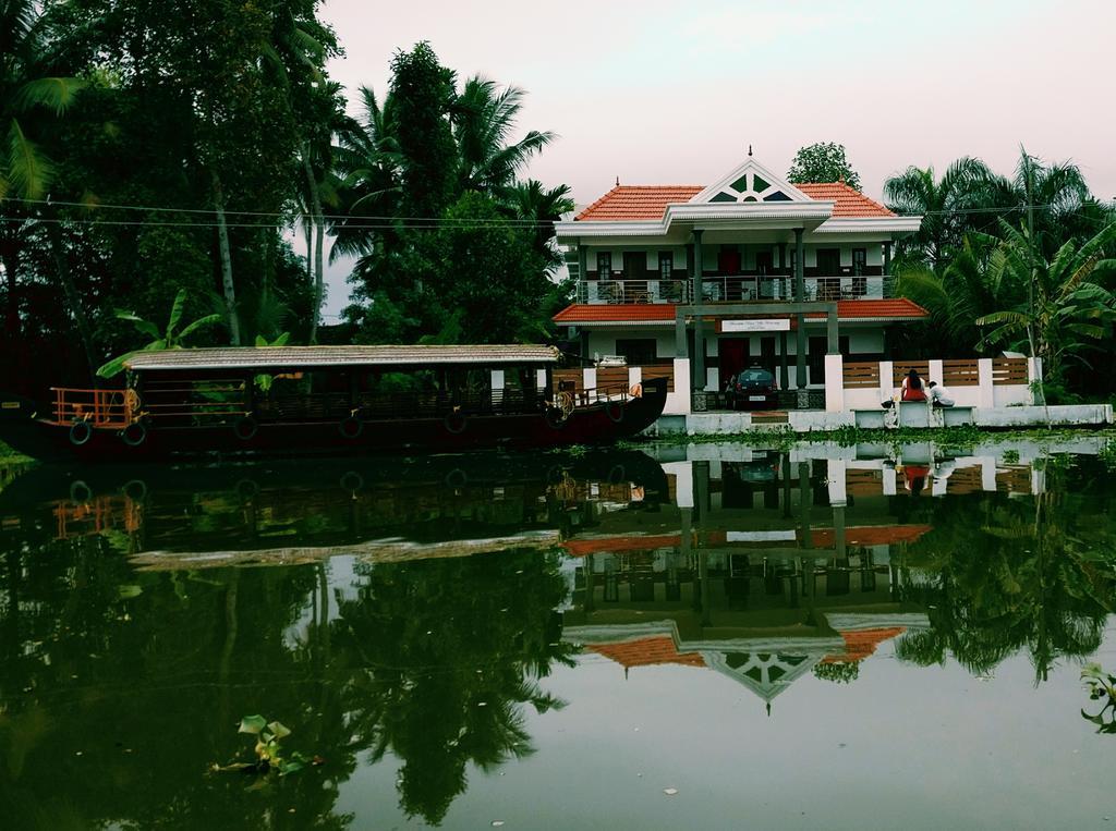 Homestay Mango Kerala Homes Kumarakom